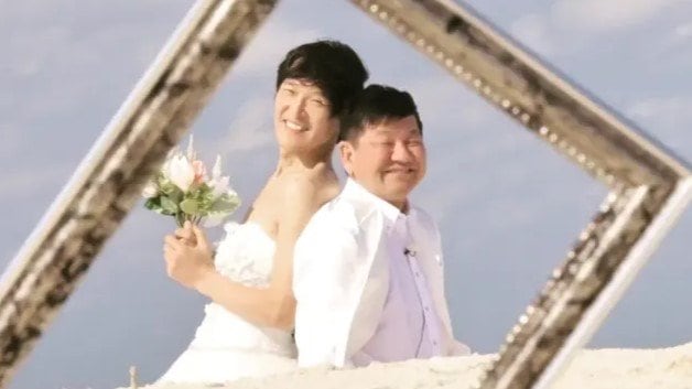 「AIかと」チャンス大城＆千原ジュニア “映え”ウェディングフォト公開！純白ドレスの“デカい”花嫁に反響「新婦の背中きれい！笑」「妙にしっくりくる」