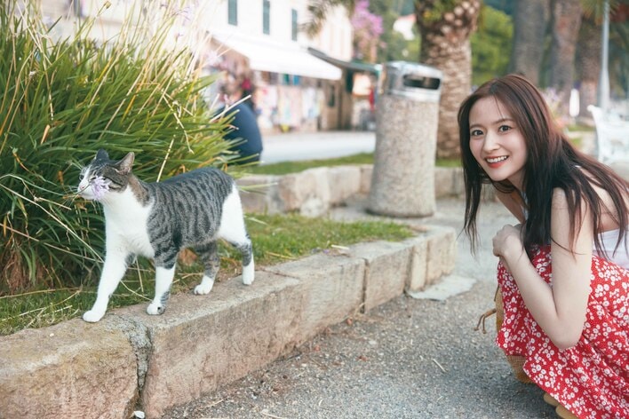 乃木坂46金川紗耶 ランジェリーや水着姿も披露する1st写真集発売 念願