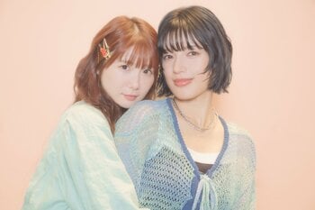 親友の小野花梨×石井杏奈 同棲中の恋人役を演じ「毎日本当に幸せ」「ずっと笑ってる」プライベートでは一緒にキックボクシングも