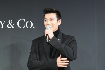 新田真剣佑「これ付けて外を歩かないようにしたい…」総額５億円のジュエリーに緊張