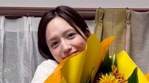 第1子妊娠中・川口春奈 ティアラ輝く純白ウェディングドレス姿を披露！指輪に手を添えた気品あふれるたたずまいに「素敵すぎ」