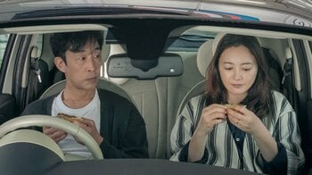 「夫婦って一筋縄ではいかない」脚本家・岡田惠和と会話を重ねて描く新しい家族の形…『小さい頃は、神様がいて』プロデューサーが語る制作裏話