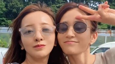 板野友美さん愛用ブランド☆AU発 上質UGGブーツ 可愛いリボンMID 板野友美 ミニボトム美脚ショット披露で華麗な“五変化
