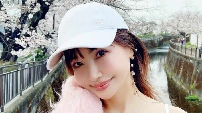 平子理沙 86歳母とのお花見ツーショットに「絵になる」と反響！満開の桜を背景に顔を寄せ合い楽しそうな表情を浮かべる様子に「仲良し親子」