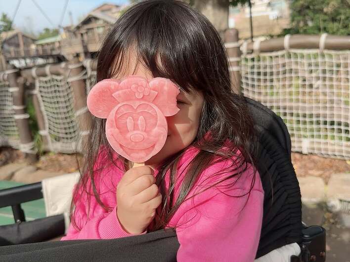 【画像14枚】2日連続ディズニーシーを満喫した第3子妊娠中・川崎希を見る