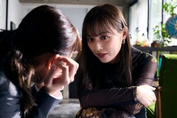 『嗤う淑女』内田理央&松井玲奈からコメント！「第1話の登場のシーンは衝撃的」「あまり見たことのない恐怖映像（笑）」