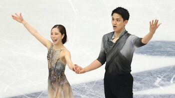 りくりゅうペア "枠に収まらない”ハプニング姿が話題！鍵山選手らの前でのダイナミックな動きに「何回も見たくなる」「世界中がほっこり」など反響の嵐【ミラノ・コルティナ五輪/フィギュア団体】