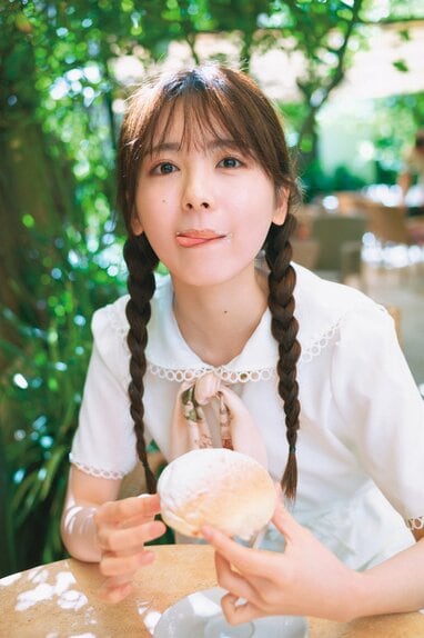 街角で思わずキュンッ！？乃木坂46・筒井あやめハートの下でバブみ