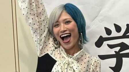 “33歳の高校生”と話題「入学式で早々に先生に注意」ぱーてぃーちゃん・信子が入学式の様子を公開！公表の経緯も明かし「マインドかっこいい！」と大反響