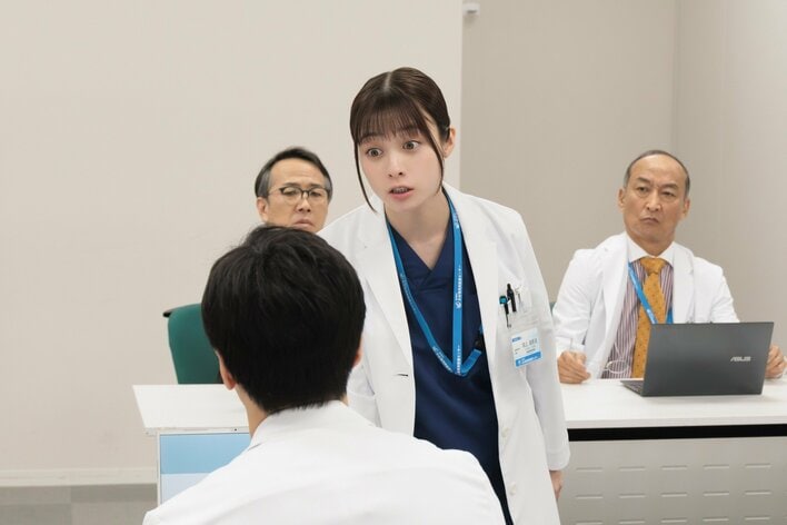 湖音波（橋本環奈）は小田桐（八木勇征）と会うことに！病院では「しんどい」が口癖の産婦人科医・飯塚（葉山奨之）と対峙『ヤンドク！』第9話予告