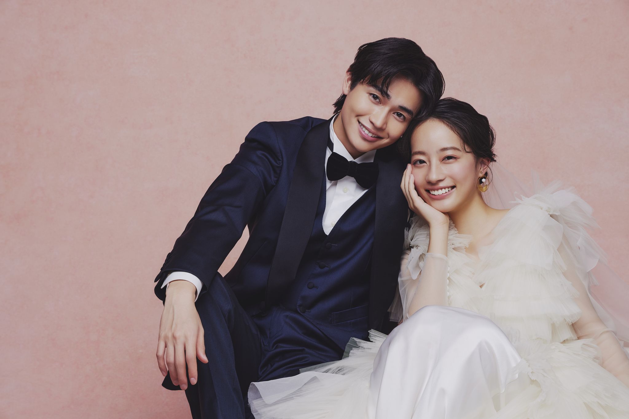 ウェディングフォト公開】池端杏慈＆西垣匠 15代目『ゼクシィ』CM