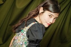 セントチヒロ・チッチ「少しそわそわした気持ち」で挑んだヘルシーなランジェリー姿！初写真集で見せた“二面性”