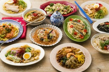 「食卓で楽しむ世界旅行」をテーマに、セントラルキッチンのプロの料理人が手がけた世界の麺料理が登場！4月3日(金)から「成城石井 春の世界麺紀行」を全店で開催！