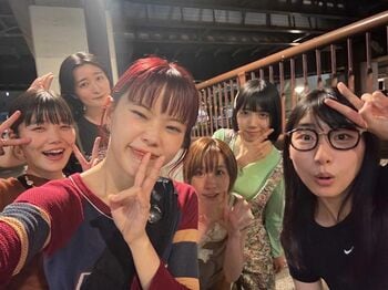 元BiSH　解散から1年ぶりに全員集結ショットを公開　笑顔を見せたメンバーの姿に「エモすぎる！」と歓喜の声