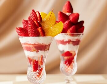 【果実屋珈琲】旬果実「愛媛県産 紅まどんな」と「こだわり苺」のパフェを販売