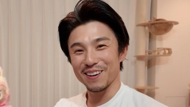 “ラブブを知らない男” 中尾明慶 初めての開封動画を公開し反響！「えっ今？」特大サイズの“エンジェル”抱きにっこり笑顔も