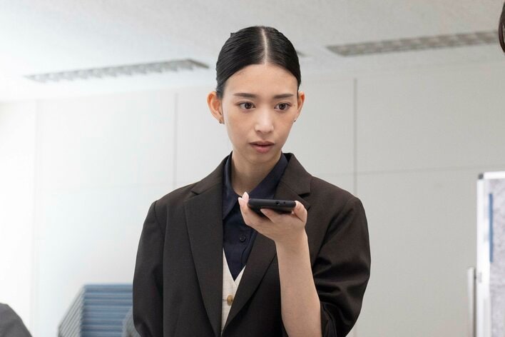 関口（杉本哲太）が1人で立てこもりの現場へ！なかなかSITを突入させない二階堂（森川葵）の狙いは＜『スティンガース』第6話完全版＞