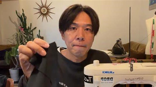 ロッチ・コカドが手作りミシンでアウトドアエプロンを披露！