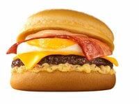 【マクドナルド】月見シリーズ初のじゃがいも素材！9月24日発売「北海道産じゃがペッパー月見」第１弾の「炙り牛すき焼き風月見」は9月23日まで
