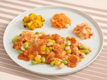 ピリ辛の特製チリソースが食欲をそそる「ポークチリビーンズ」が12月2日（火）に新登場