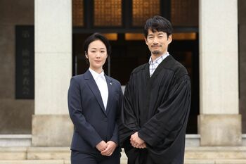 竹野内豊＆黒木華が晴天のもとクランクイン！撮影初日から対照的なバディぶりを発揮