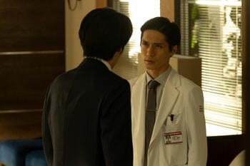 海斗（赤楚衛二）の“隠ぺい”を郁弥（錦戸亮）が追及！紗耶（見上愛）も記事化に動き出すが…＜『Re:リベンジ』第9話完全版＞