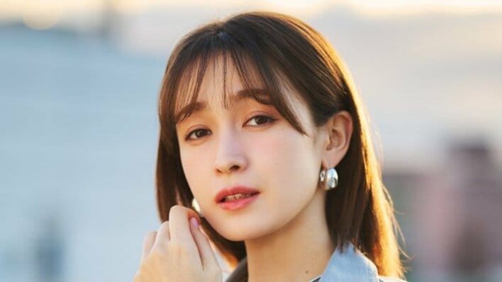 【画像】過去の恋愛や結婚後の変化などを明かした藤井サチ 先行カットや撮り下ろしカットを見る