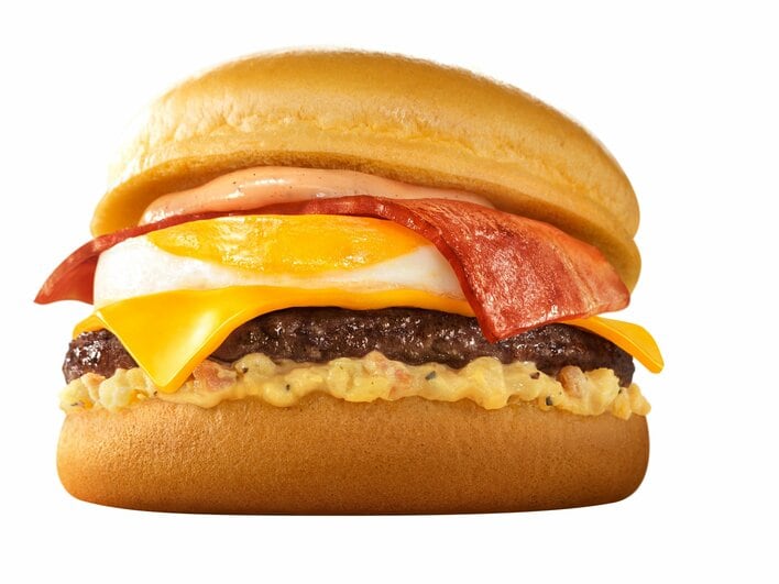 【マクドナルド】月見シリーズ初のじゃがいも素材！9月24日発売「北海道産じゃがペッパー月見」第１弾の「炙り牛すき焼き風月見」は9月23日まで