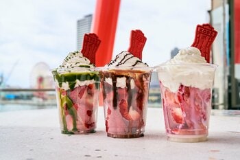 神戸ポートタワーで春の“完熟”いちごを堪能　神戸市北区の農地再生プロジェクト「やくもファーム」のいちごを使用した“いちごフェア”をPORT TERRACEで開催