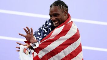 “世界最速のオタク”ライルズ ゼッケンの裏に隠し持っていたのは…遊戯王カード！？ 100m9秒79で金のアニメ好き王者に「可愛すぎか」の声【パリ五輪】