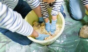 120年以上続く老舗味噌蔵で、自分だけの「手前味噌」作り味噌蔵で仕込む「味噌仕込み体験（NSGグループ創立50周年記念）」を10月10日に開催