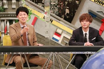 永瀬廉、尊敬する小籔千豊と共演し、小籔風のツッコミ披露！「一層、リスペクトの気持ちが…」