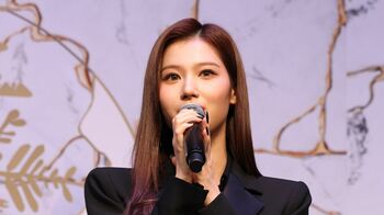 TWICE SANA メイクでこだわるのは肌「お肌がきれいだと映える」