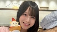 「真凜ちゃんかと思った」本田紗来 ミニ丈白コーデのオフショット公開！大人っぽい雰囲気でのどアップショットに「天使やん」とファン歓喜