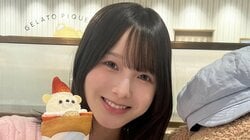 「真凜ちゃんかと思った」本田紗来 ミニ丈白コーデのオフショット公開！大人っぽい雰囲気でのどアップショットに「天使やん」とファン歓喜