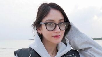 第1子妊娠中の滝沢カレン「我らがワンコたちと冬を知りにいきました」雪景色の中 愛犬を連れた“お散歩ショット”を公開