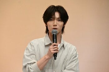 七五三掛龍也 自宅冷蔵庫が“きゅうりだらけ”に！？伊原六花のリクエストで浅漬けの差し入れ決定『小麦とバターと復讐と』制作発表