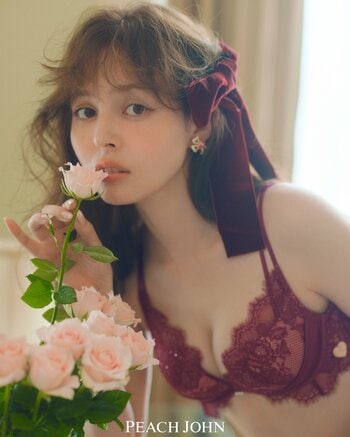 【PEACH JOHN】モデル・加藤ナナが着こなす「60‘s VINTAGE COLLECTION」を発売。レトロなムード漂うランジェリー＆ルームウェアが登場。
