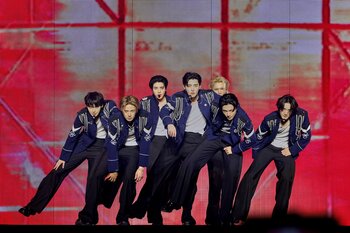 ENHYPEN 世界ツアーアンコール公演でファンに感謝「ENGENEの表情が全部見えて」韓国のステージで『FEVER』や『Bite Me』など人気曲披露