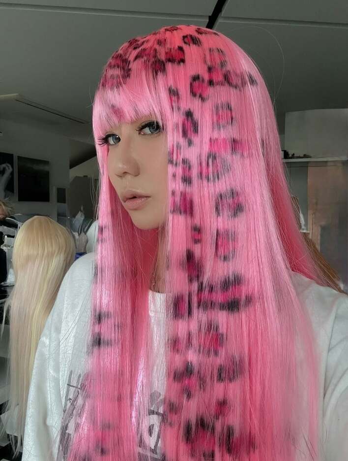 新品 倖田來未着用 RIPNDIP ヒョウ柄 レオパード柄 オーバーオール 破壊力えぐい」倖田來未 ド派手な“ヒョウ柄”ピンクヘア姿が話題