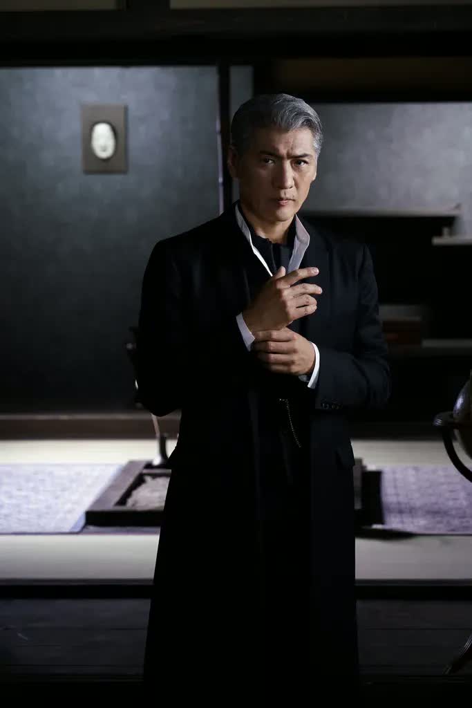 吉川晃司が希代の名探偵・由利麟太郎に！志尊淳と新たな名バディ誕生の