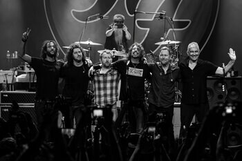 来日迫る！FOO FIGHTERS 新ドラマーを迎えて先日急遽開催された米でのサプライズ・ライブのレポートを公開！新体制で迎える日本公演は10月7日からスタート！