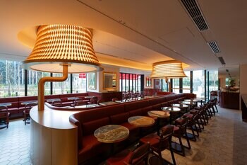 【表参道Grid Towerに誕生】朝のエスプレッソから夜のシャンパーニュまで。パリのエスプリと日本の洋食を融合させたカフェ・オールデイダイニング「LA&LE（ラ・エ・ル）」3/9（月）10時オープン