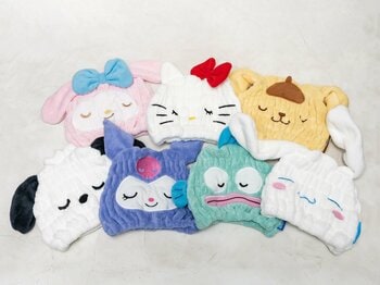 【サンリオキャラクターズ】すやすや眠る表情に癒やされる！吸水速乾素材でヘアドライを時短する「ねむねむ」デザインのタオルキャップ