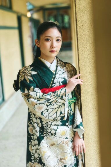 日向坂46・櫻坂46ら人気アイドル8名の“ハタチ”の振袖姿 谷口愛季、竹内