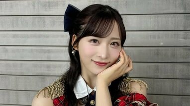 美女神すぎる」小栗有以 新衣装はAKB48王道 赤チェックのミニスカ衣装