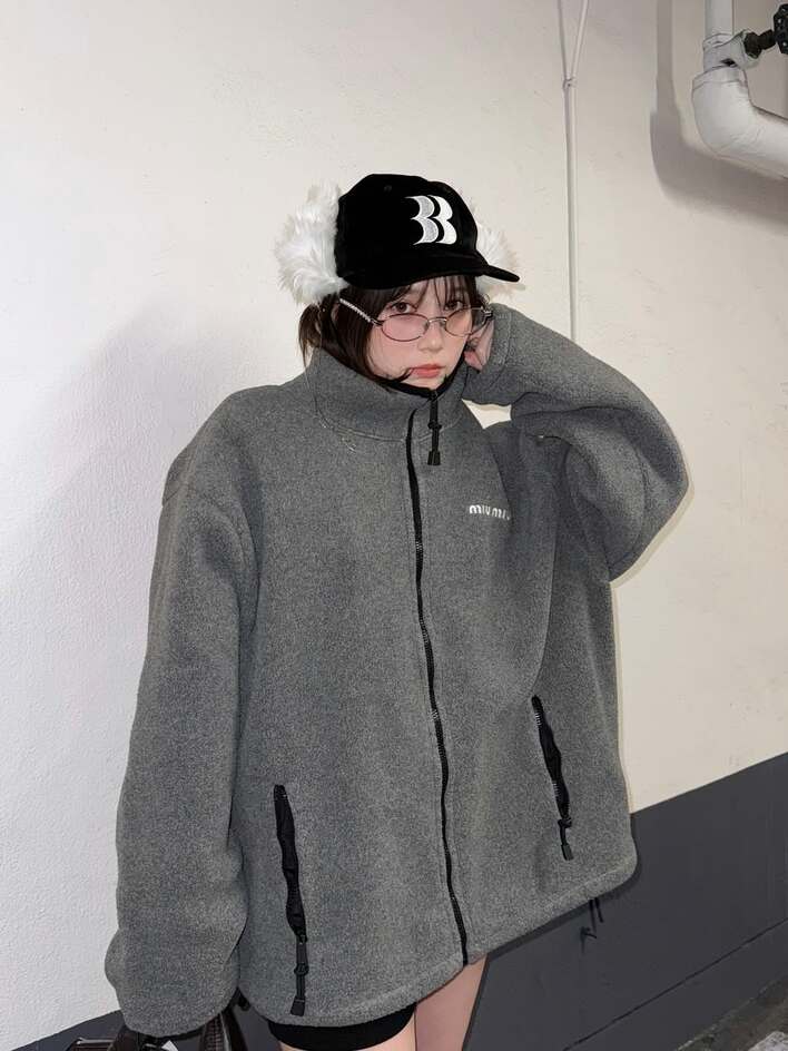 本田翼 ミニ丈ボトム×ハイソックスの美脚際立つ私服コーデ披露