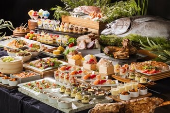 【東京ベイ潮見プリンスホテル】市場の賑わいを体験！豊洲直送マグロと海の幸の美食祭 サマーブッフェ2026～SHIOMI Fish Market～