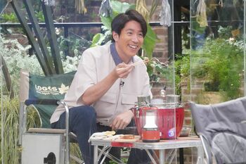 関ジャニ∞久々のスタジオ集結に大興奮！“飛沫タレント”村上信五はアクリル板に囲まれる！？