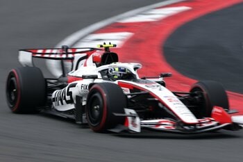 F1 2026で小松礼雄率いる TGR Haas F1 Team が躍進中！タイトルスポンサーに TOYOTA GAZOO Racing を迎えて初の日本グランプリがいよいよ開幕！